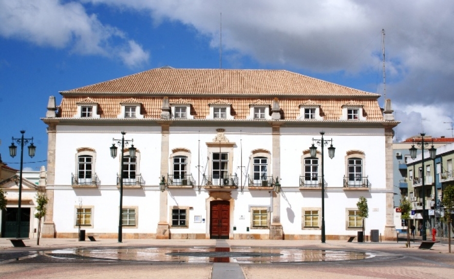 Portimão | Condicionamento de trânsito na rotunda junto à escola primária Major David Neto