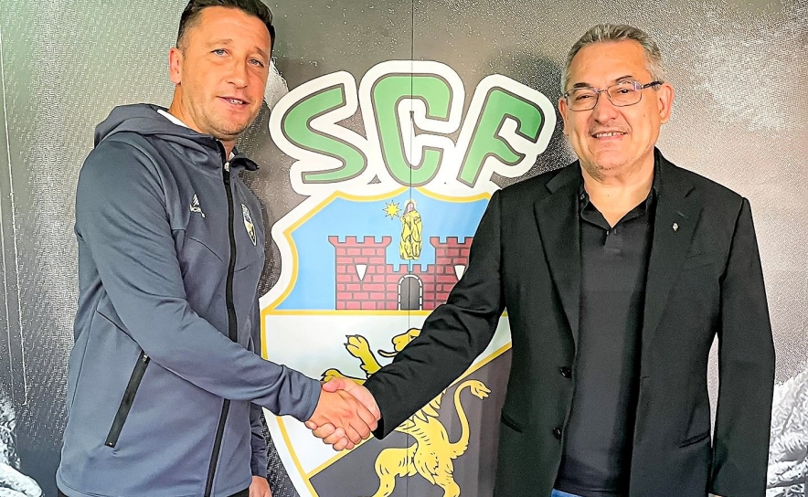 Bandarra renova contrato com Farense até 2024