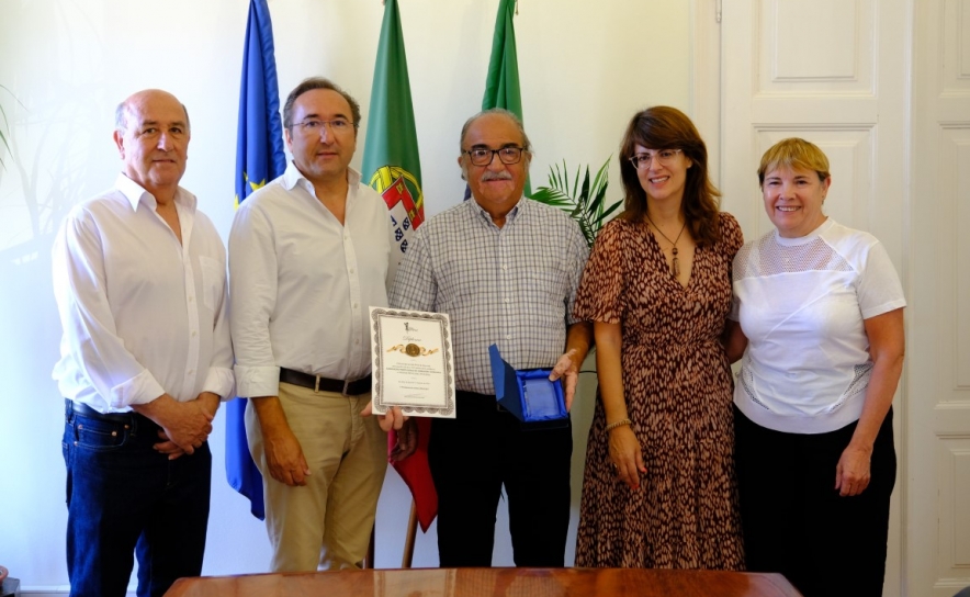 ASSOCIAÇÃO PORTUGUESA DE COMODORO RIVADAVIA RECEBE INSÍGNIA MUNICIPAL DE HONRA