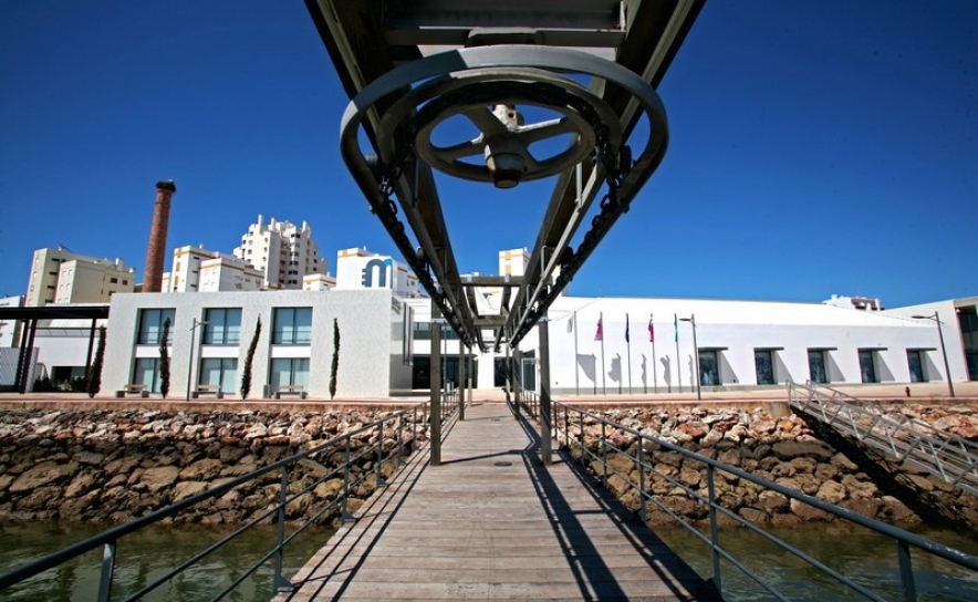 Fachada nascente do Museu de Portimão