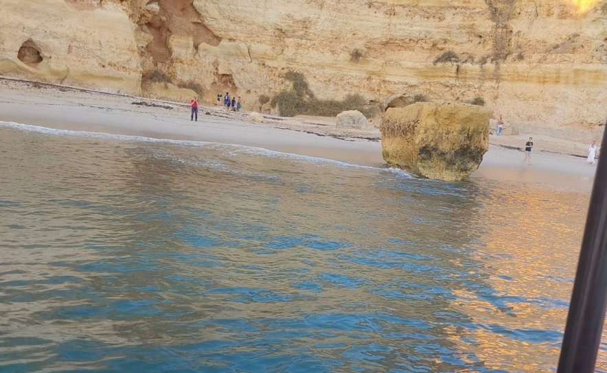 Estação Salva-vidas resgata mulher na praia da Marinha em Lagoa Estação Salva-vidas resgata mulher na praia da Marinha em Lagoa