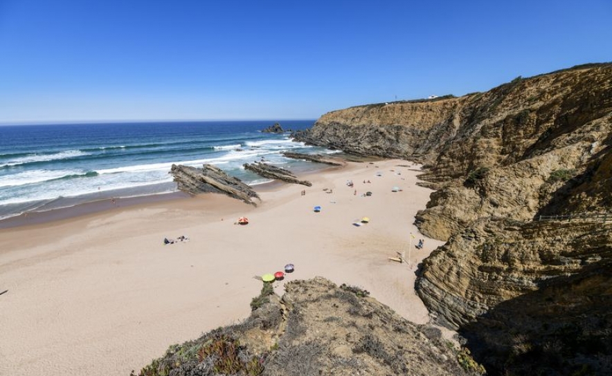 ODEMIRA COM 11 PRAIAS BANDEIRA AZUL, 9 QUALIDADE DE OURO E 3 ZERO POLUIÇÃO