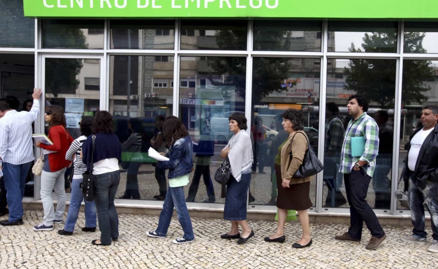 PE: Governo prevê taxa de desemprego de 6% este ano