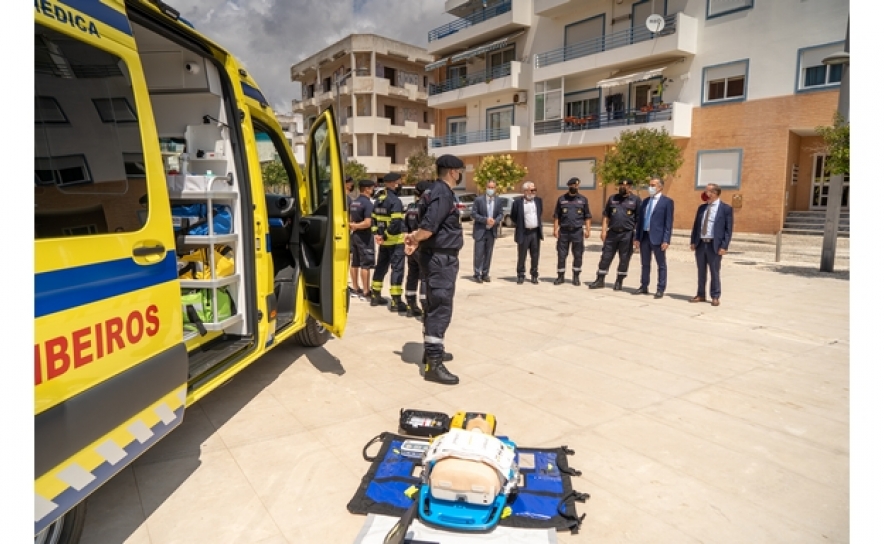 Bombeiros Municipais de Olhão têm nova ambulância de socorro